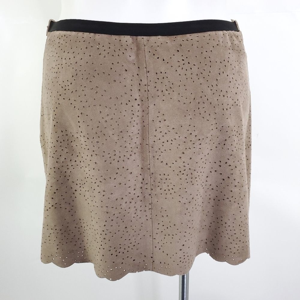 BGBGMaxAzria Sheryl Faux Suede Flare Mini Skirt Mocha Brown sz L - Picture 6 of 10